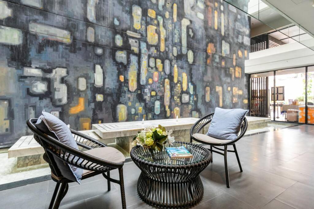 Stylish 1 Bedroom, Nice Pool,Bts Asok, Sukhumvit بانكوك المظهر الخارجي الصورة