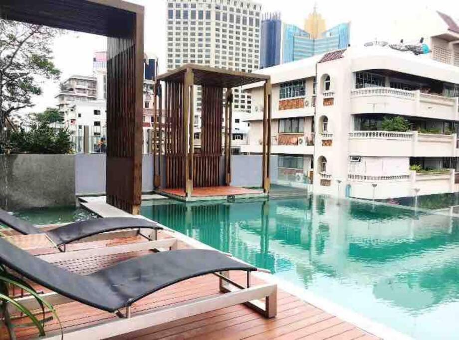 Stylish 1 Bedroom, Nice Pool,Bts Asok, Sukhumvit بانكوك المظهر الخارجي الصورة