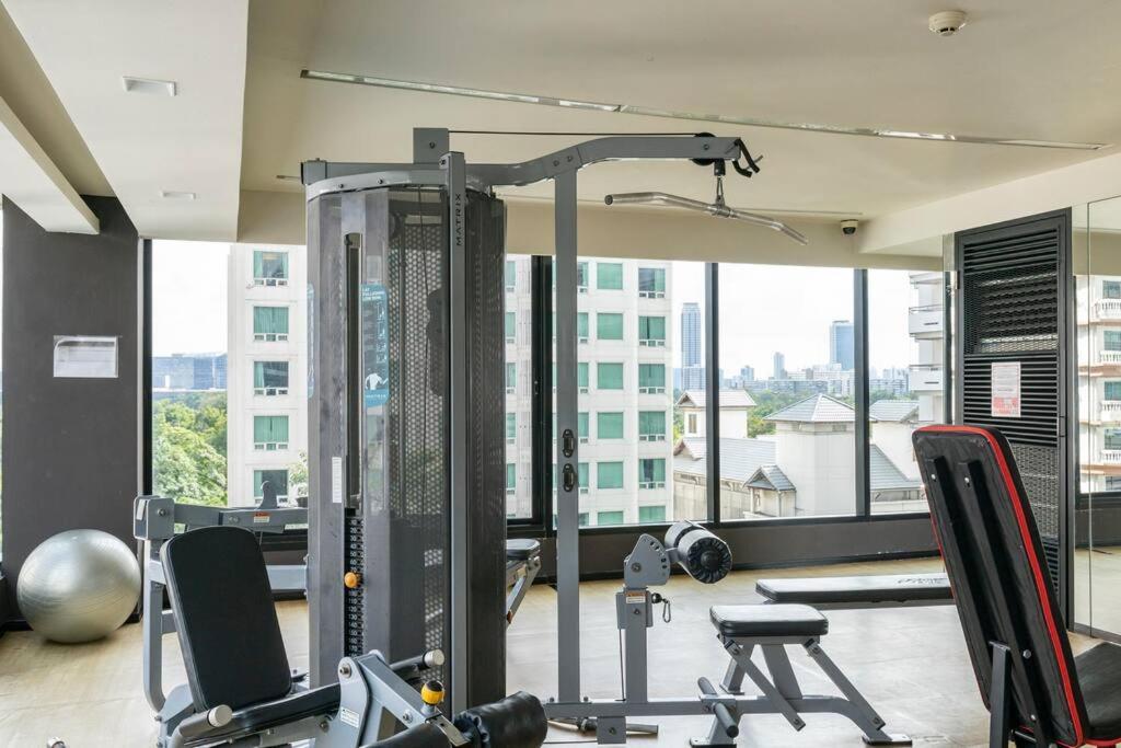 Stylish 1 Bedroom, Nice Pool,Bts Asok, Sukhumvit بانكوك المظهر الخارجي الصورة